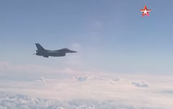 ​Сближение истребителя F-16 с самолетом Шойгу: появились уникальные кадры с борта министра обороны РФ