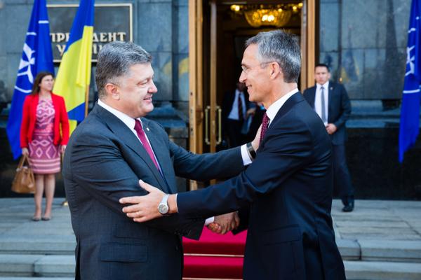 Украина и НАТО подписали три документа об усилении сотрудничества