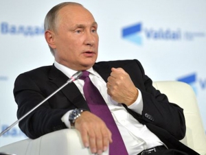 Свалил вину на "папередников": президент РФ озвучил свою версию трагедии подлодки "Курск"