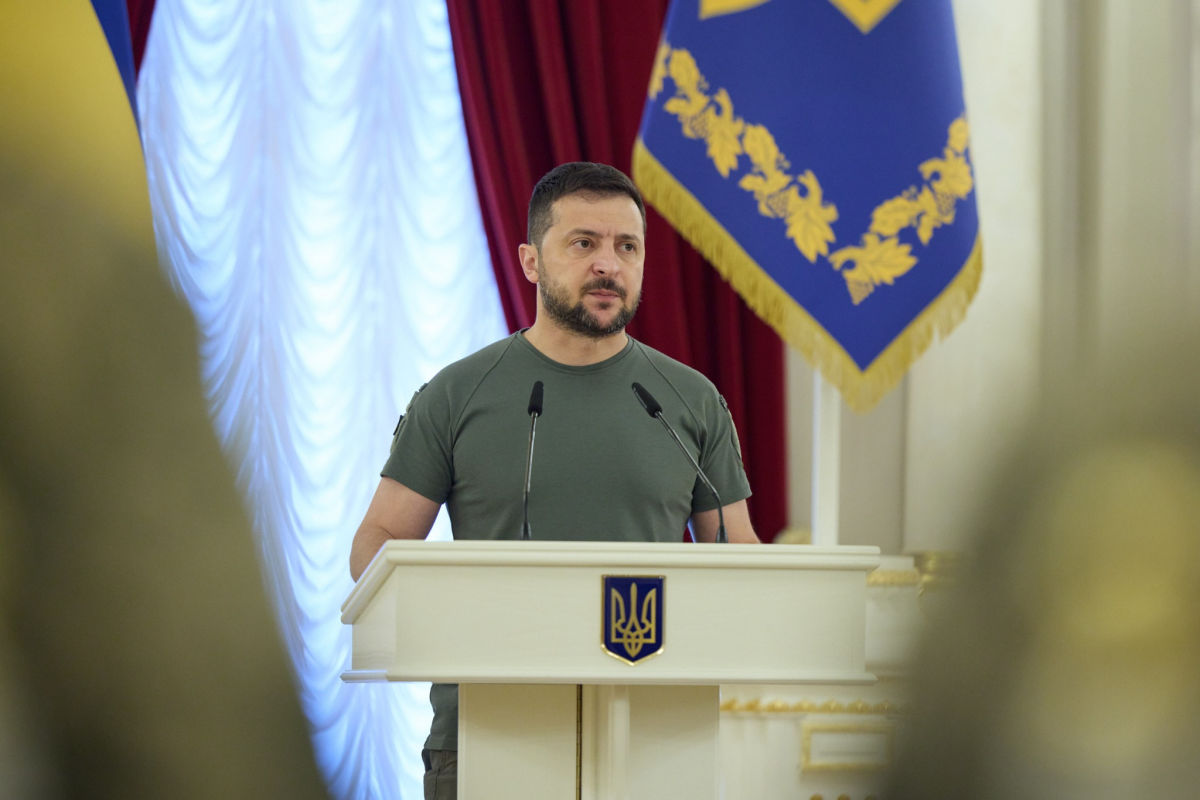 ​"Если будет момент", – Зеленский назвал условие ухода войск Украины из Бахмута