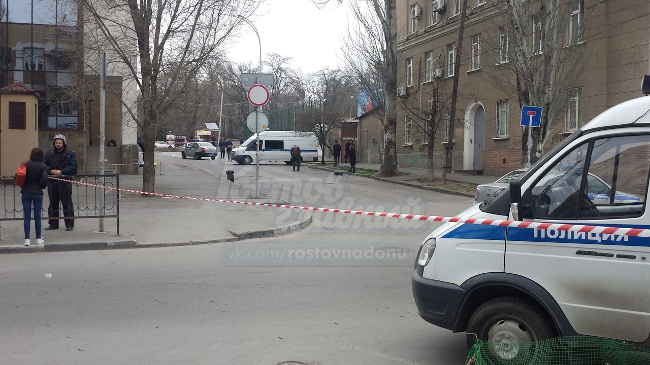 Возле школы в Ростове-на-Дону произошел взрыв: опубликовано видео с места ЧП, в котором пострадал мужчина