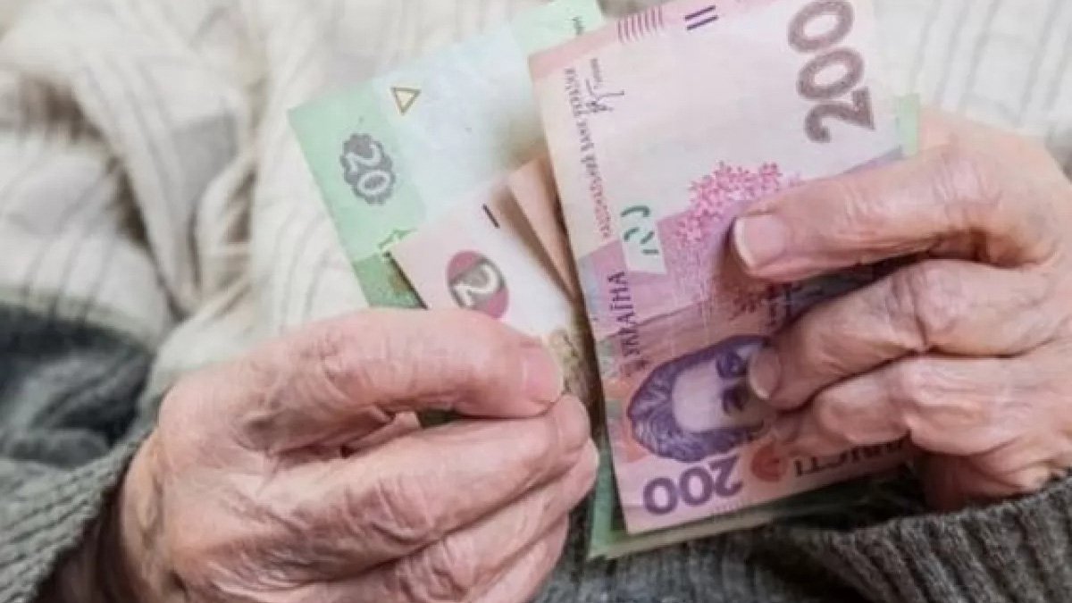 Зеленский хочет сделать подарок пенсионерам: к чему готовиться