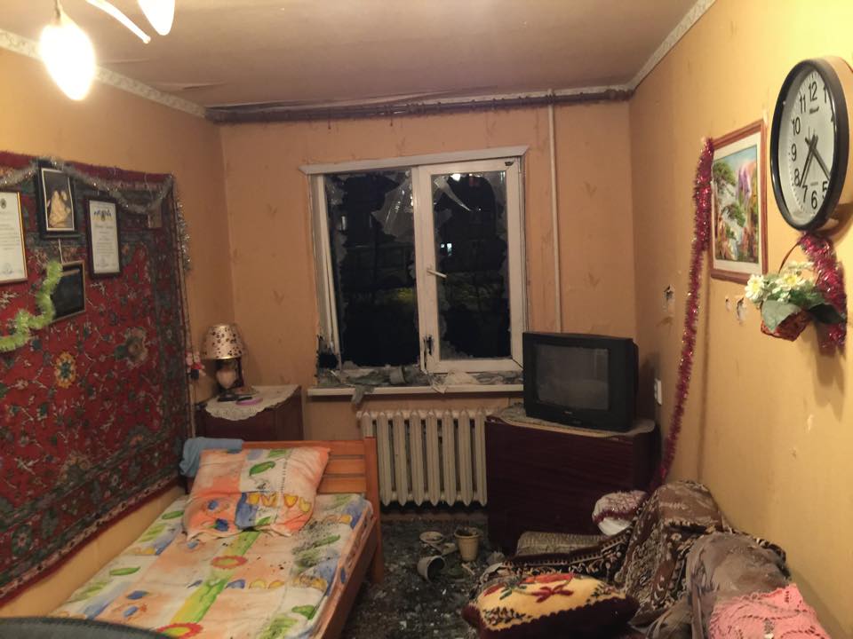 ​ДНР: ночью в Донецке снаряды и осколки влетали в квартиры и уничтожали все