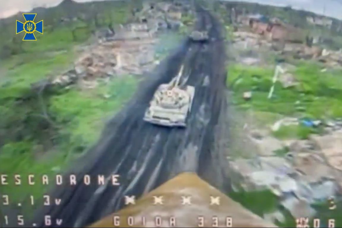 ​"Альфа" точечно жжет врага FPV-дронами: видео боевой работы спецназа