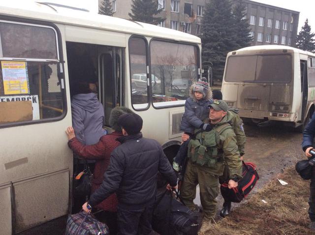 Из Дебальцево и Авдеевки за сутки эвакуировали более 400 человек - ДонОГА