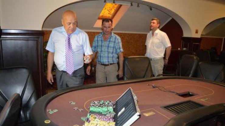 Фото: Москаль "накрыл" подпольное казино в Ужгороде