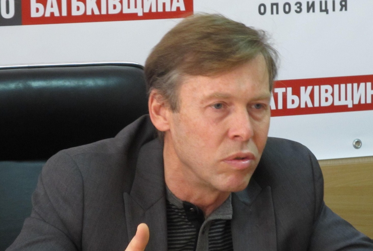 "Эта женщина не с нами!" - Соболев попросил не отождествлять высказывания Савченко с позицией "Батькивщины"