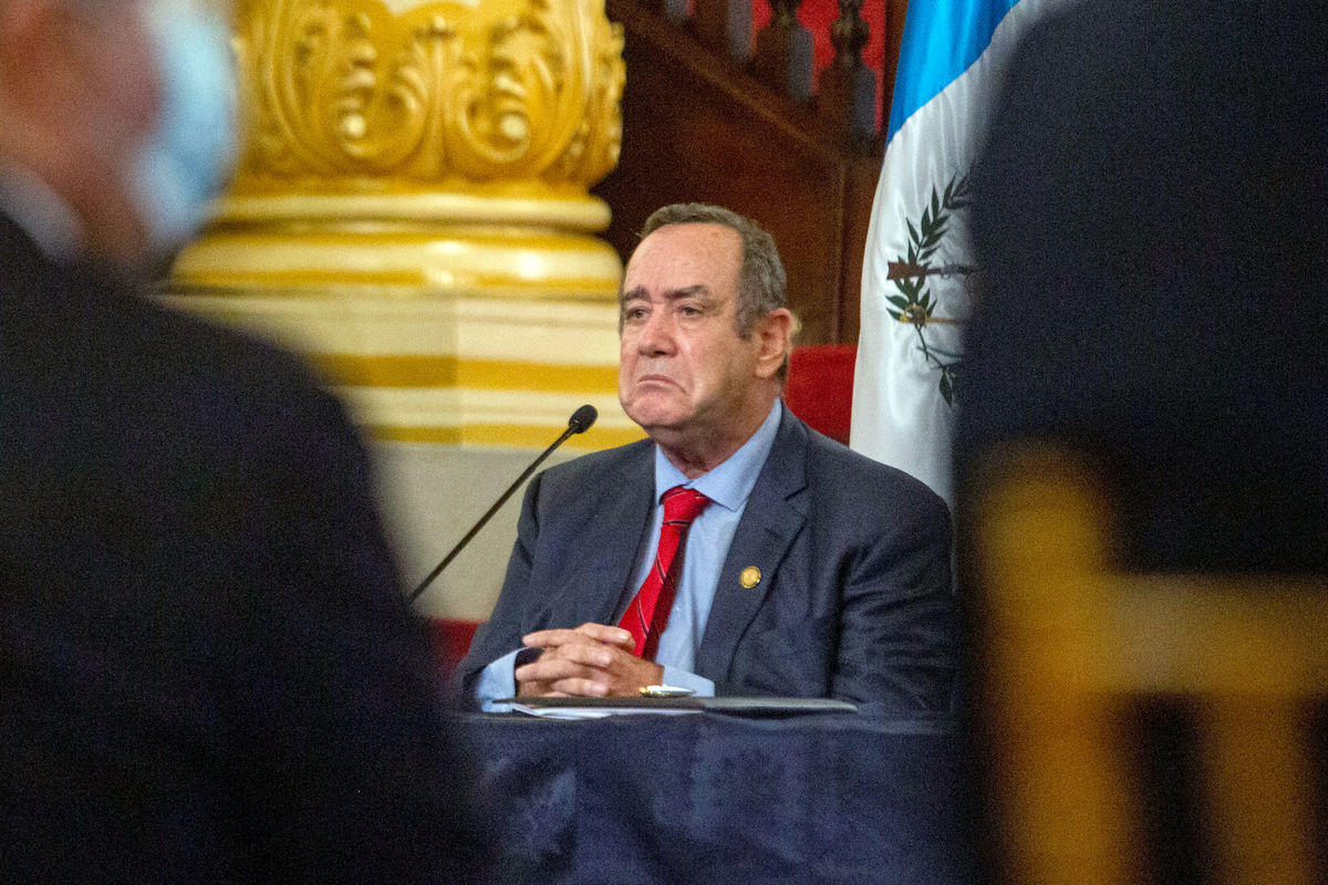 В Гватемале заподозрили россиян в подкупе президента 