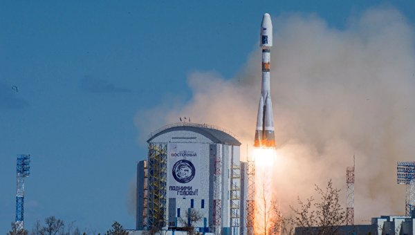 Очередная неудача "Роскосмоса": Россия может потерять спутник, запущенный с космодрома "Восточный"
