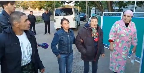 Семья украинцев 13 лет провела в рабстве - в Сети появились шокирующие кадры освобождения матери и сына