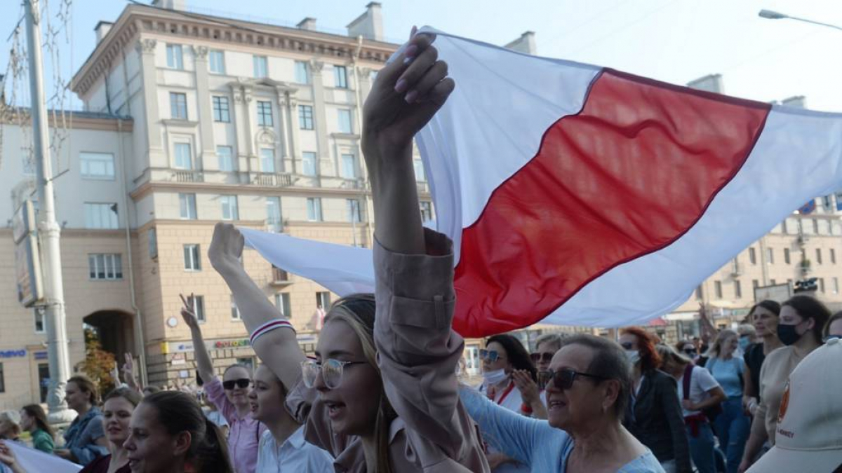 Десять воскресений, изменивших Беларусь: в 10 фото показали, как белорусы сказали Лукашенко "Хватит"