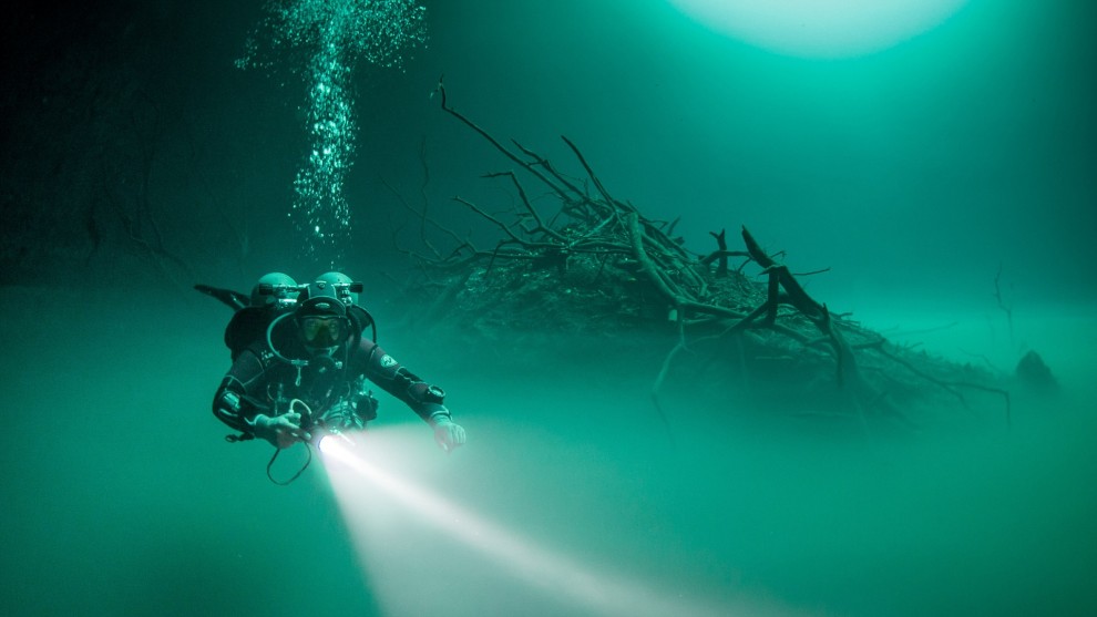 Непримечательная находка оказалась ценным артефактом: подводный археолог обнаружил древнейшую в мире лодку на дне озера в Германии