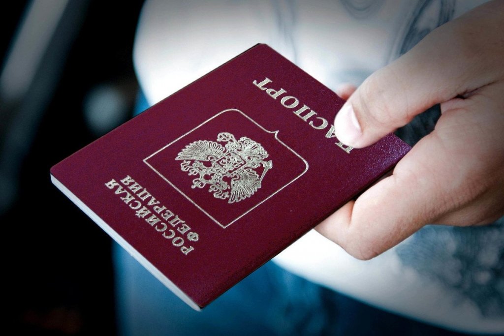 Открылась новая проблема с паспортами РФ, о которой молчит Москва, - такой "подставы" в "ЛНР" не ждали
