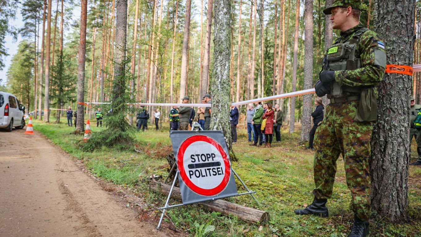 В Эстонии у границы с РФ нашли 250-килограммовую авиабомбу на фоне вторжения в страну российских истребителей