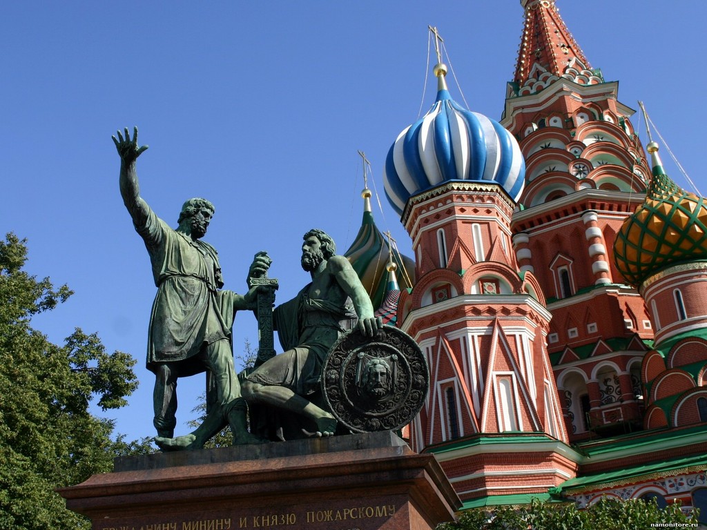Денег нет: в РФ не могут найти средства на реставрацию главного памятника страны, просят скинуться "кто сколько может" 