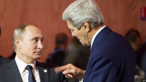 Керри посоветовал России вести себя более сдержанно 