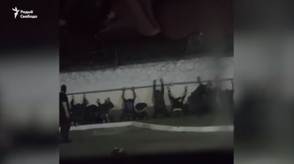 Что делали с протестующими в тюрьме Минска: видео из СИЗО впервые слили в Сеть 