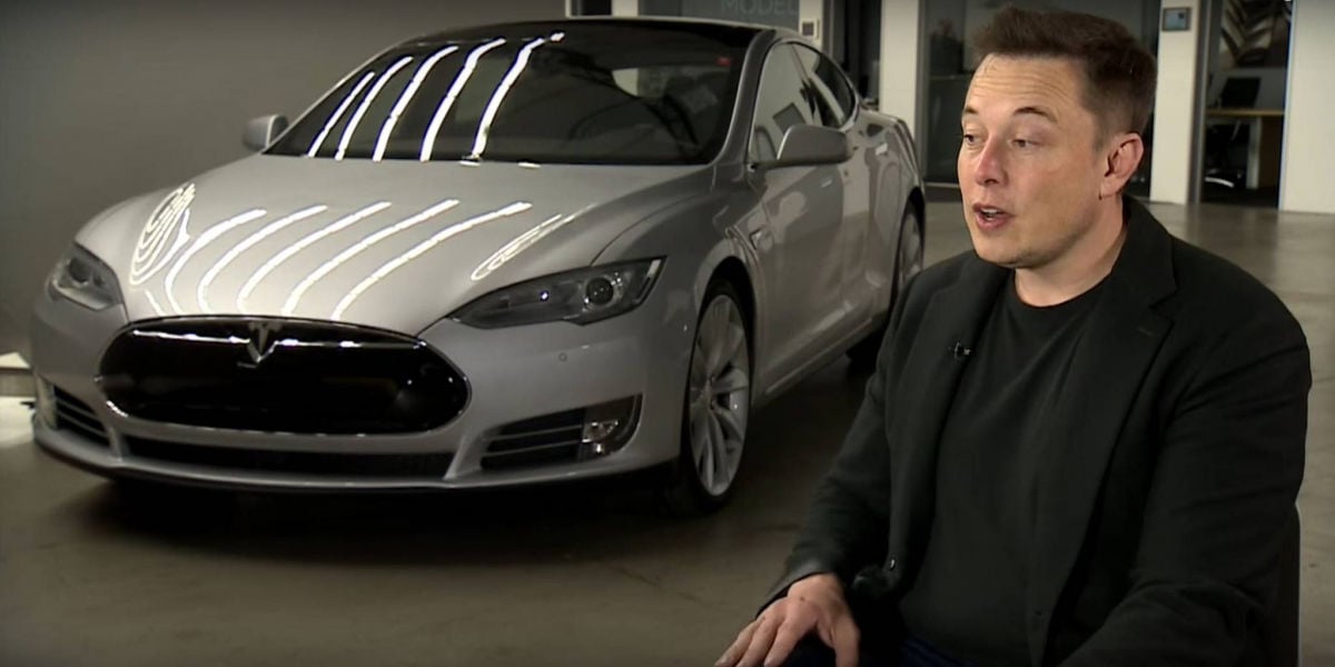 Несмотря на стабильный рост рынка электрокаров, продажи Tesla в Европе рухнули: названы "политические" причины