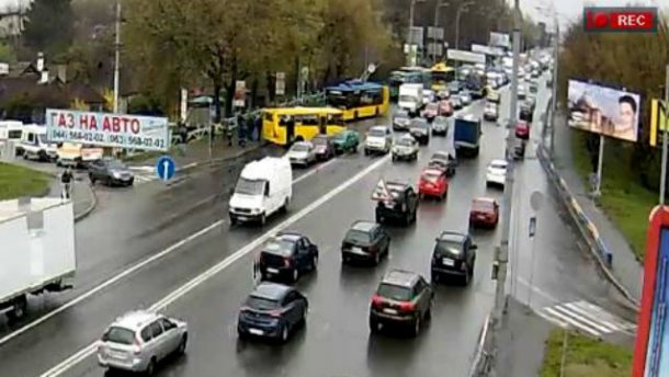 ​Масштабное ДТП в Киеве: столкнулись 4 авто и маршрутка