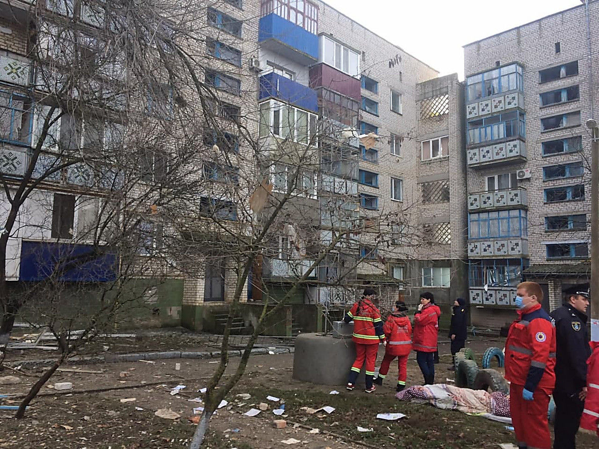 При взрыве в Новой Одессе снесло верхние этажи жилого дома, из-под завалов достали трех человек