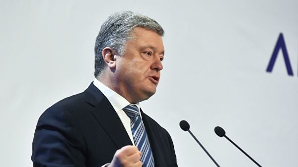 Блогер о курсе Порошенко на борьбу с бедностью: "При бюджете 108 тысяч гривен удержал экономику от дефолта"