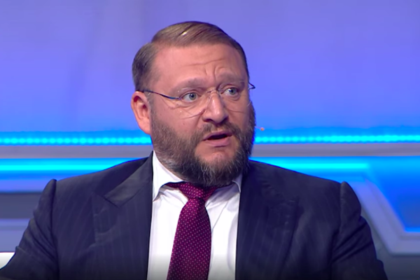 ​У Добкина случился "приступ" во время перепалки со Смешко - кадры