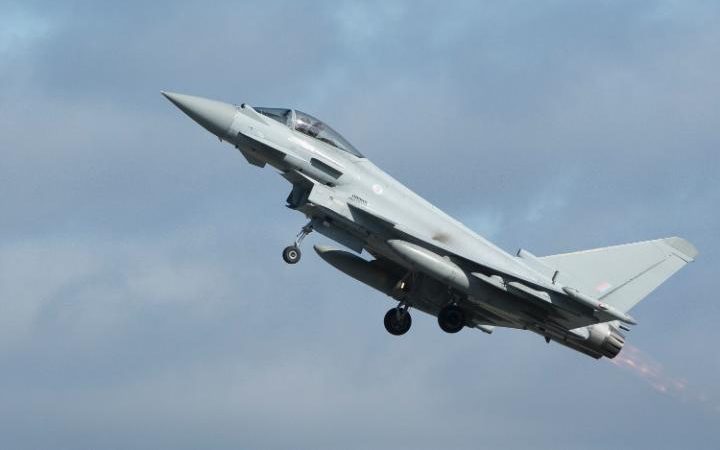 Telegraph: Британские "Тайфуны" перехватывают российских воздушных "бандитов" над Балтией