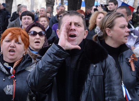 "В Крыму - прозрение. "Большие" российские зарплаты оказались "уткой" пропагандистов. Теперь предатели понимают, что РФ их "кинула", - блогер