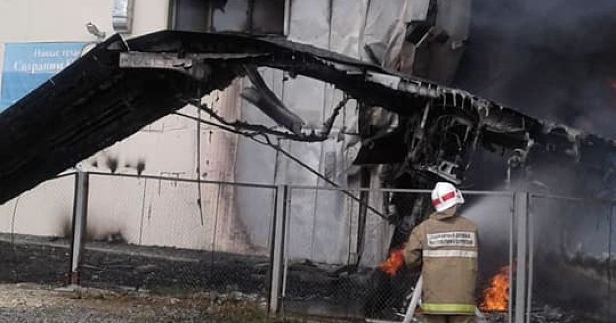 В России рухнул и загорелся самолет "Ан-24": все пилоты погибли - первые подробности и кадры ЧП