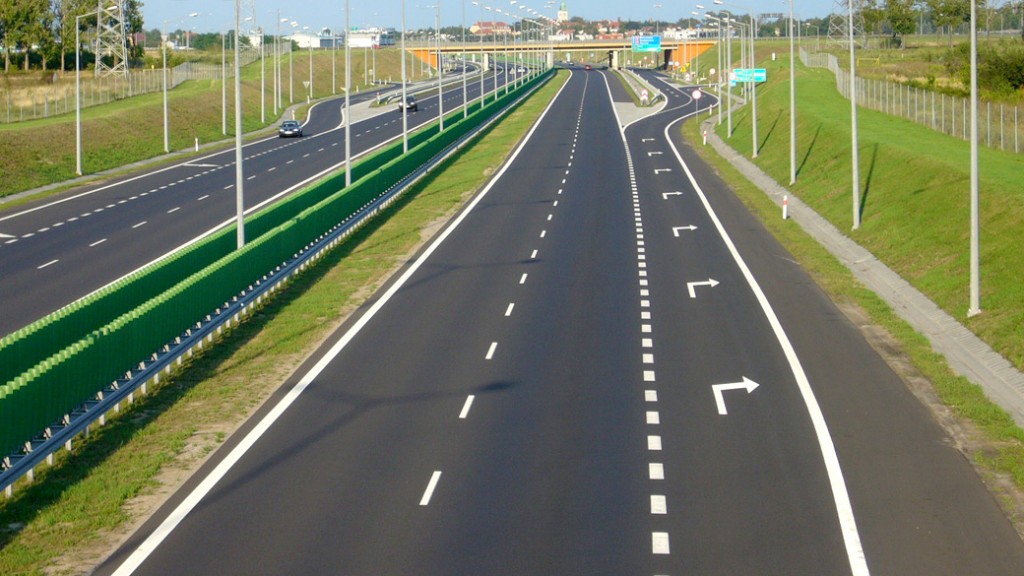 Нововведение: таможенные сборы помогут отремонтировать дороги – Порошенко