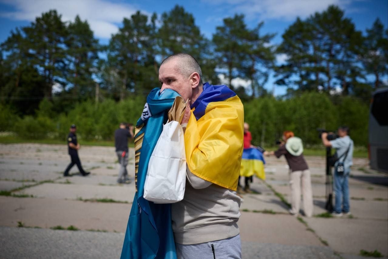 ​160 украинских воинов вернулись домой: состоялся 76-й обмен пленными