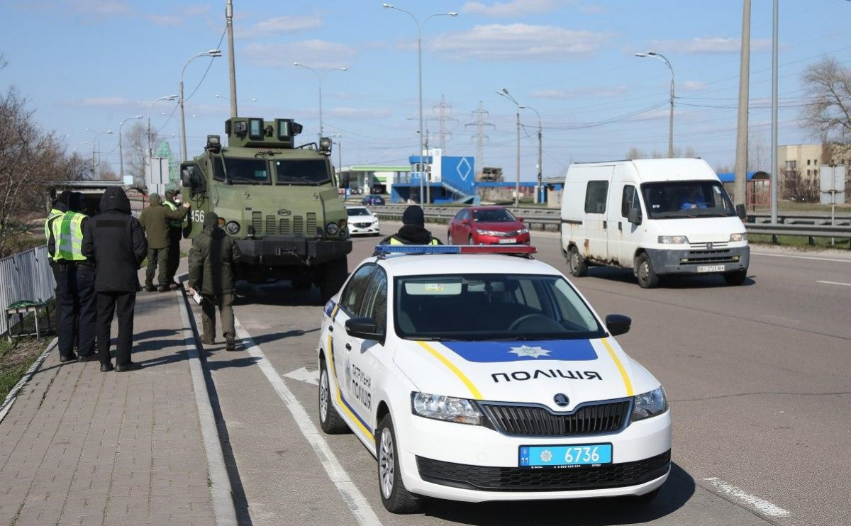 Киев перекроют: появилась карта 10 блокпостов на въездах в город, водителей предупредили о пробках