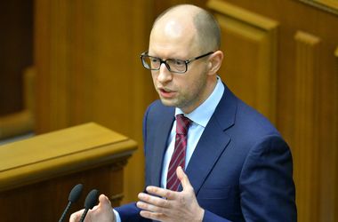 Правительство Яценюка заложило в бюджет-2015 доллар по 17 гривен