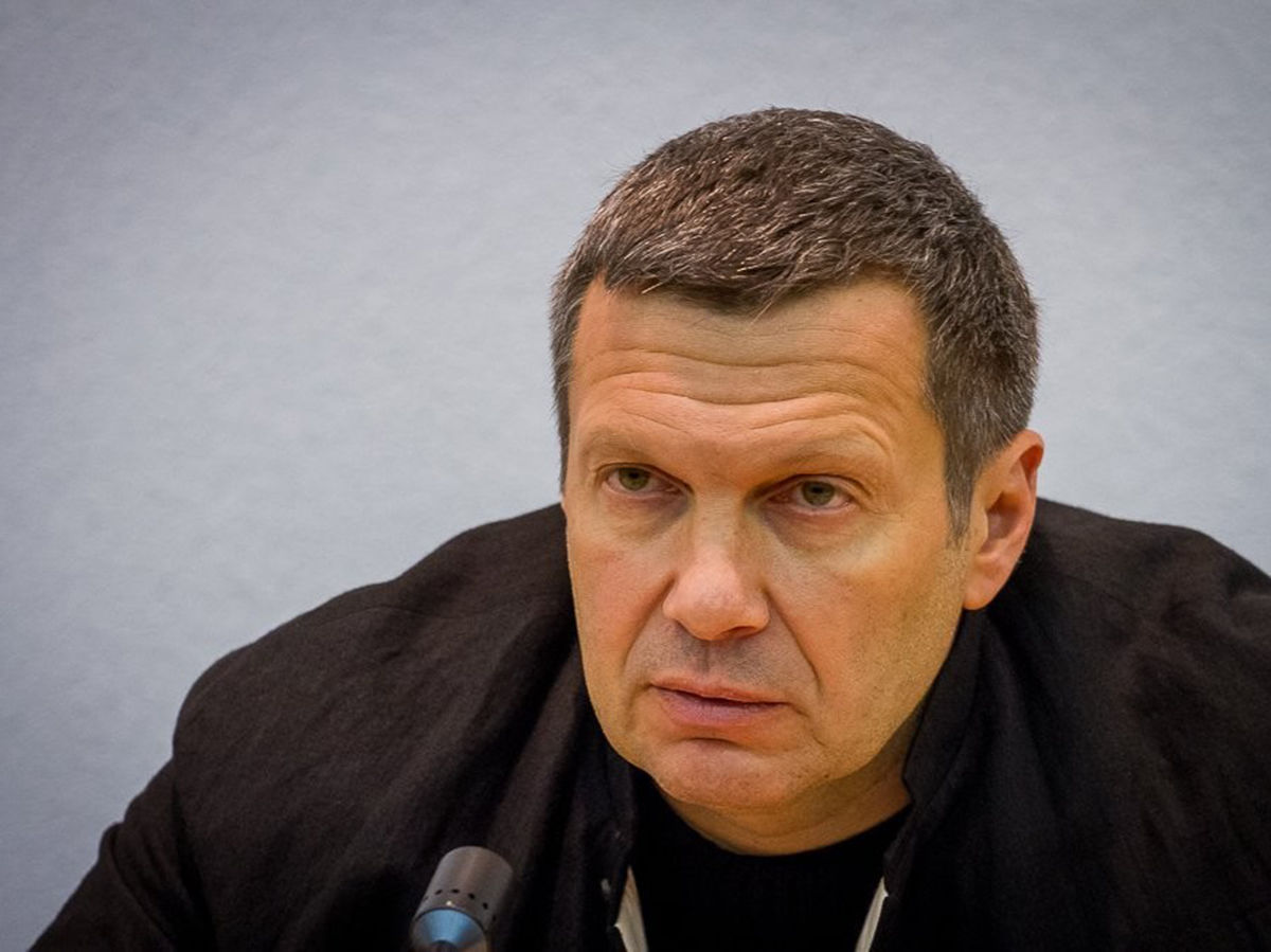 Соловьев набросился на Харламова, высмеявшего Кремль на росТВ: требует отправить комика на фронт
