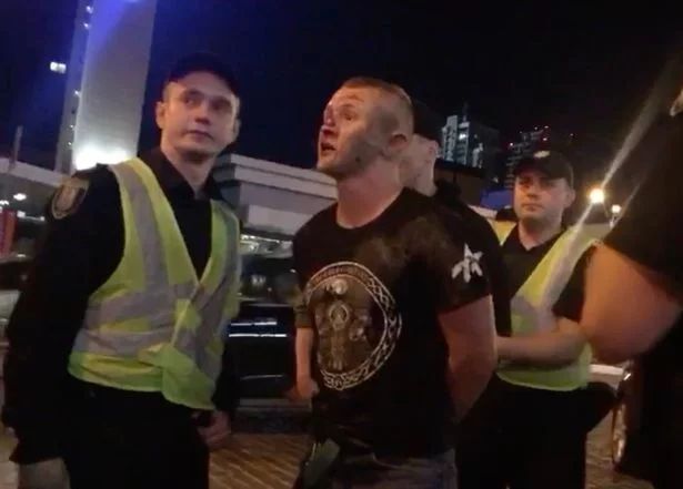 "Они шли за нами, как стая собак", - в Киеве английские фанаты "Ливерпуля" избиты хулиганами в масках