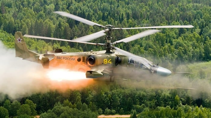 Расстрел зрителей боевыми вертолетами Ка-52 на полигоне “Запад - 2017” мог быть “репетицией” покушения на Путина - соцсети. Кадры ракетного удара