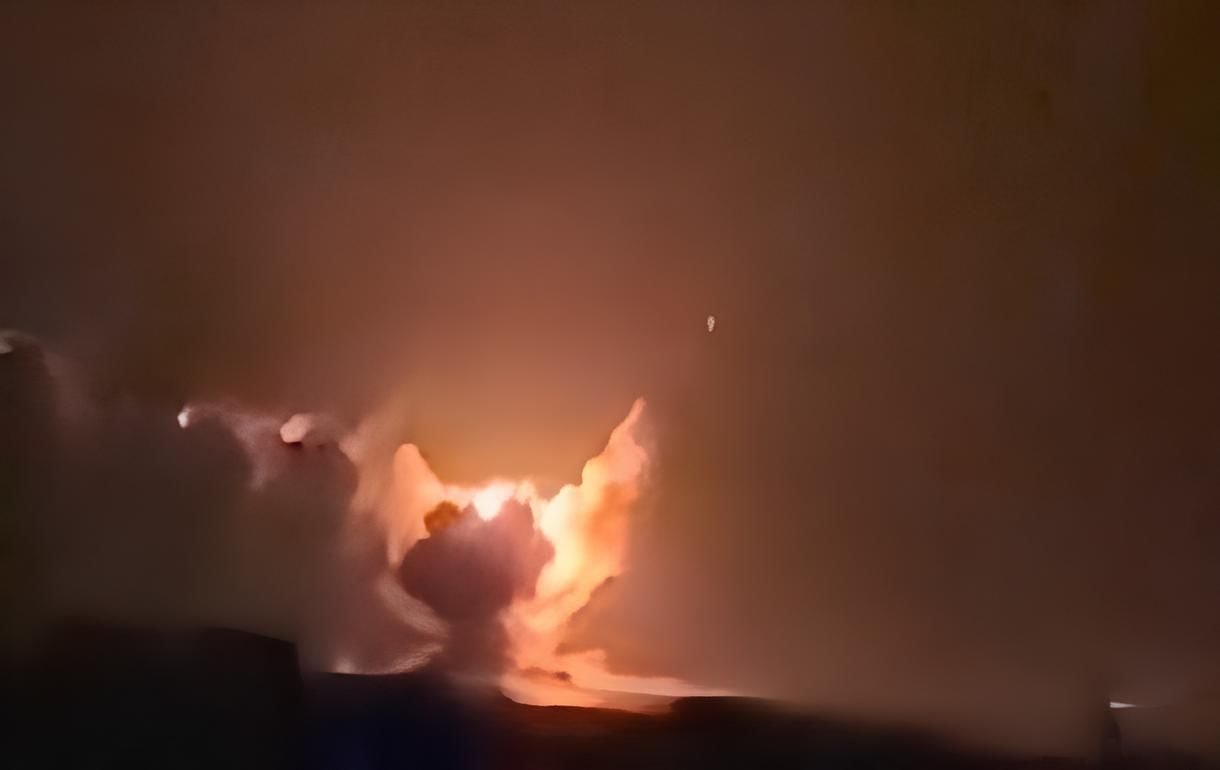 Дроны ВСУ разбомбили аэродромы в оккупированном Крыму – в Сети показали видео 