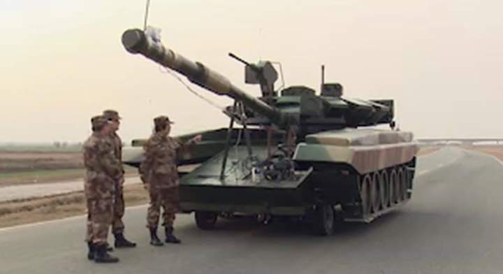 Китай отработал войну с российскими танками Т-90: соцсети обсуждают тревожное для России фото с военного полигона