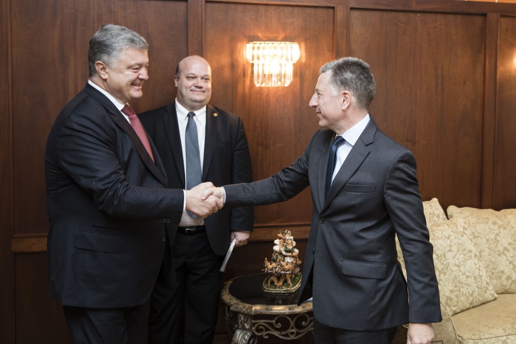 Шаги к деокупации Донбасса: стали известны результаты встречи Порошенко с Волкером