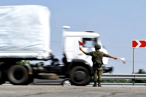 Седьмой гуманитарный конвой РФ движется в Донбасс
