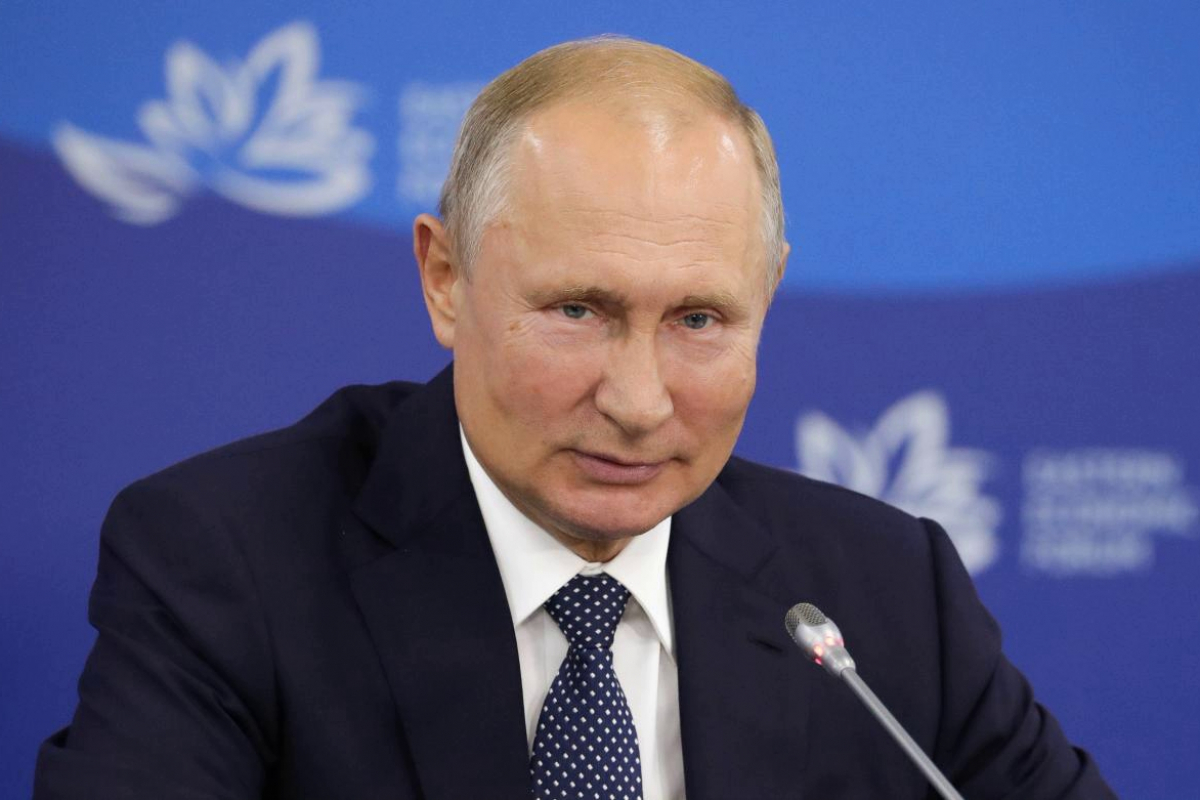 ​Путин с улыбкой снова вспомнил об СССР: "Не удалось разрушить систему"
