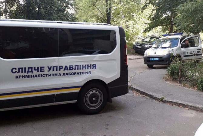 На одной из улиц Киева в припаркованном авто обнаружена мертвая женщина