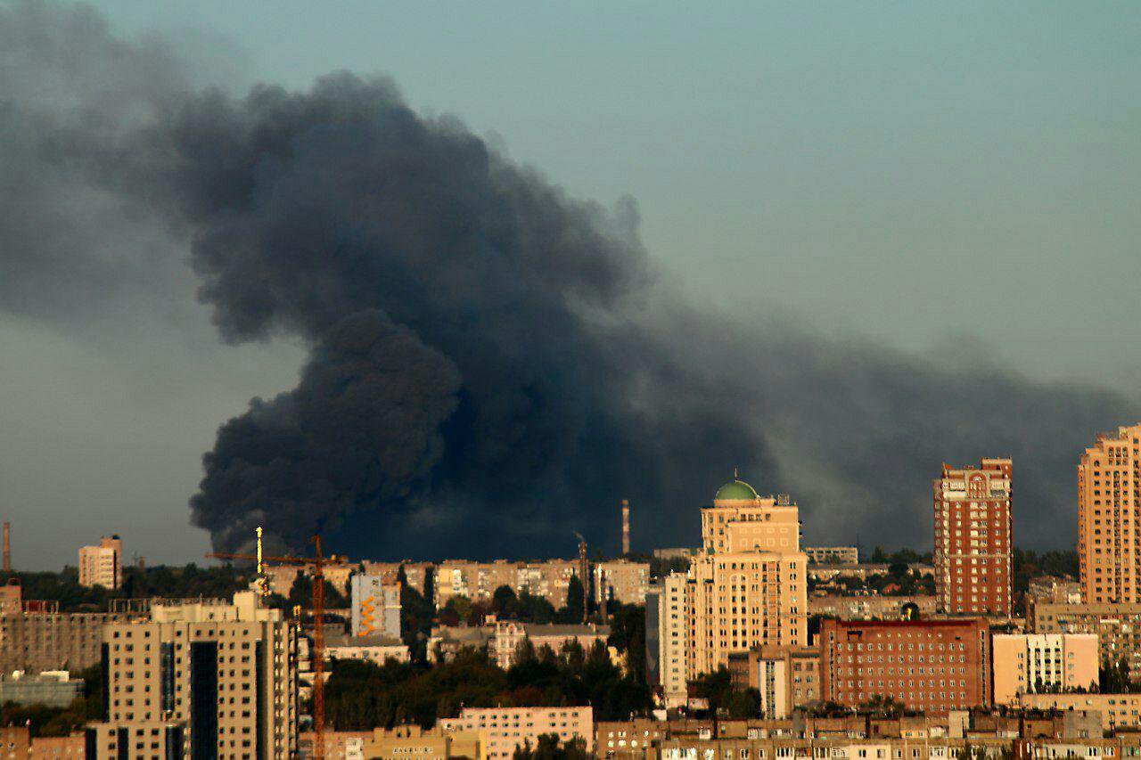 В Донецке из-за серии взрывов началась массовая эвакуация