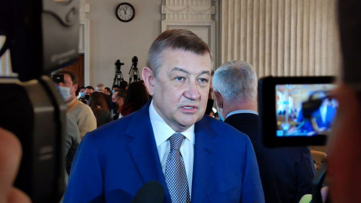 Поддерживал "Беркут" и носил георгиевские ленточки: СМИ рассказали о новом советнике Разумкова