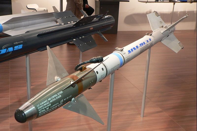 ​"Для защиты неба", – Канада передаст Украине 43 ракеты AIM-9 Sidewinder