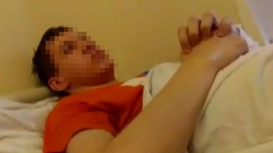 Школьники в Москве затравили ребенка-переселенца из Украины: беженец из Донбасса из-за обидных высказываний залез в ванну и перерезал себе вены