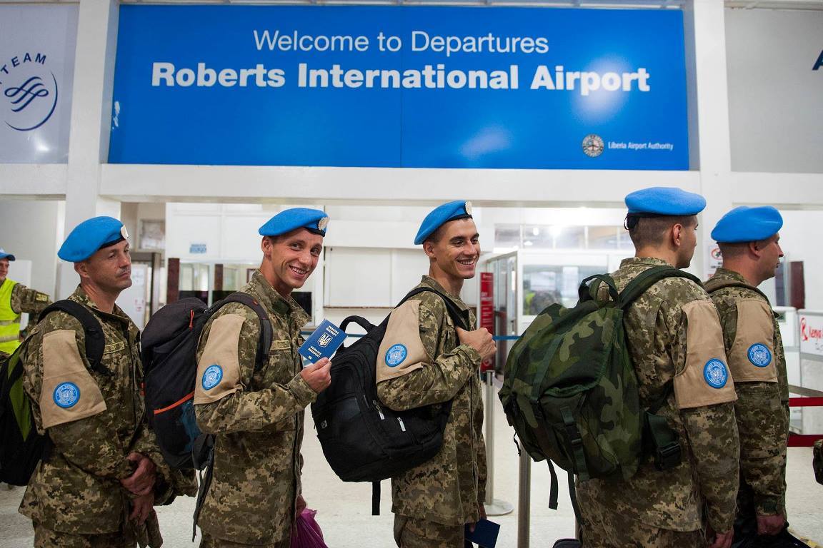Генштаб: Украинская миротворческая миссия покидает Либерию и возвращается домой - кадры