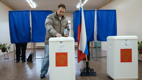 В России уже открылись первые избирательные участки 