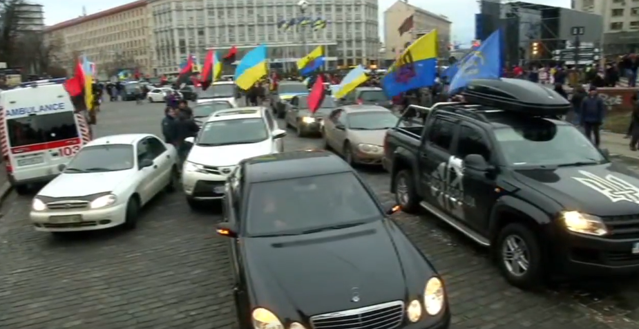 После окончания митинга за отставку президента часть участников нагрянула домой к Порошенко