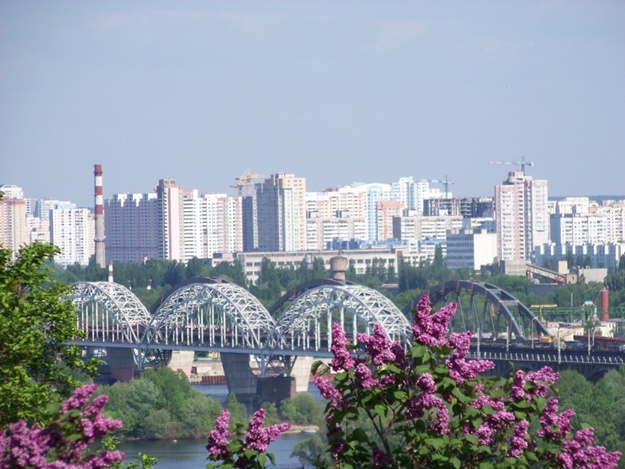 Главное за день 17 мая: Украина избавляется от символов коммунизма, бои в Донбассе продолжаются, Россия наращивает ядерный потенциал